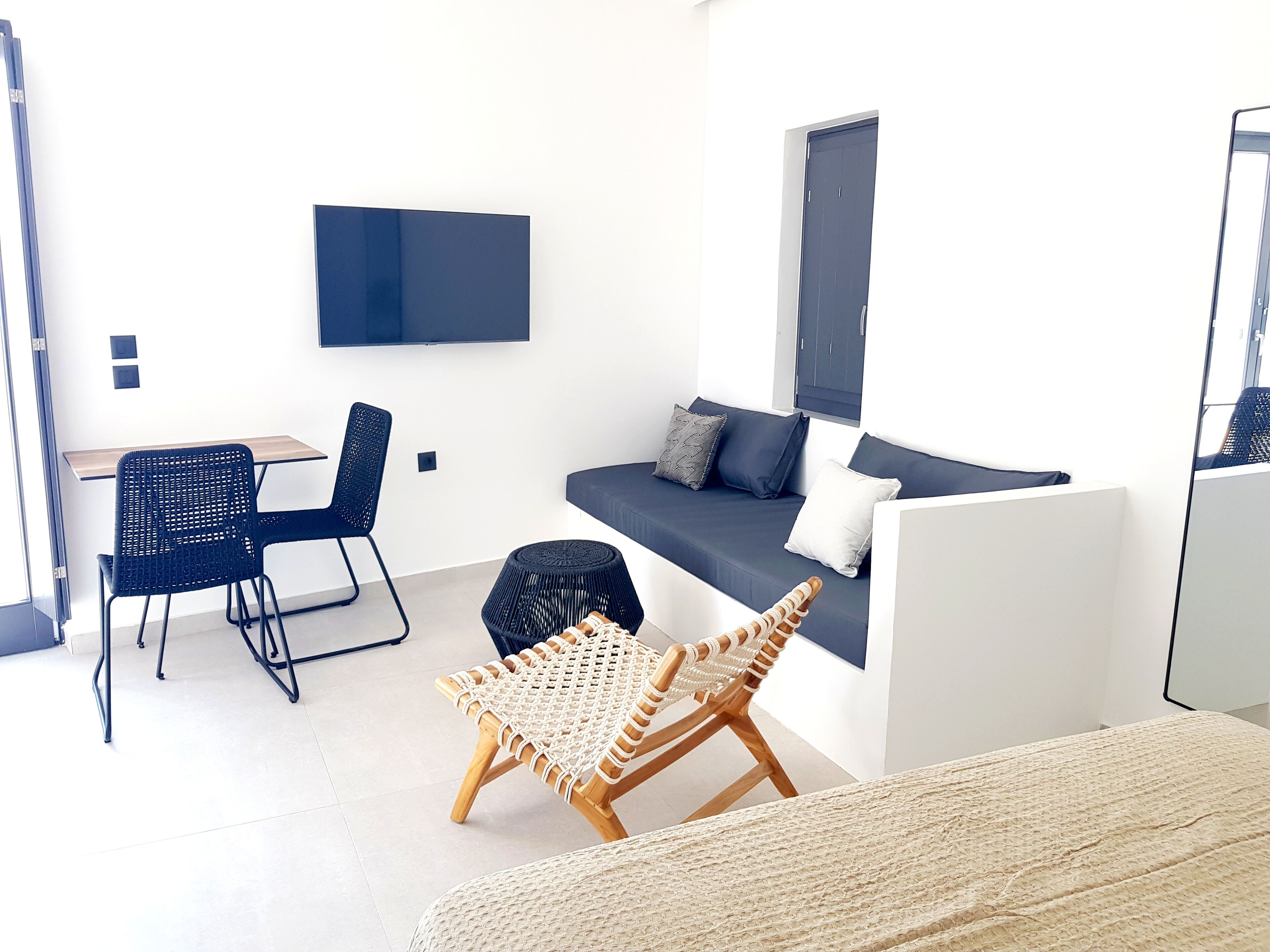 comfort studio suite | in-room safe, blackout curtains, soundproofing, free wifi