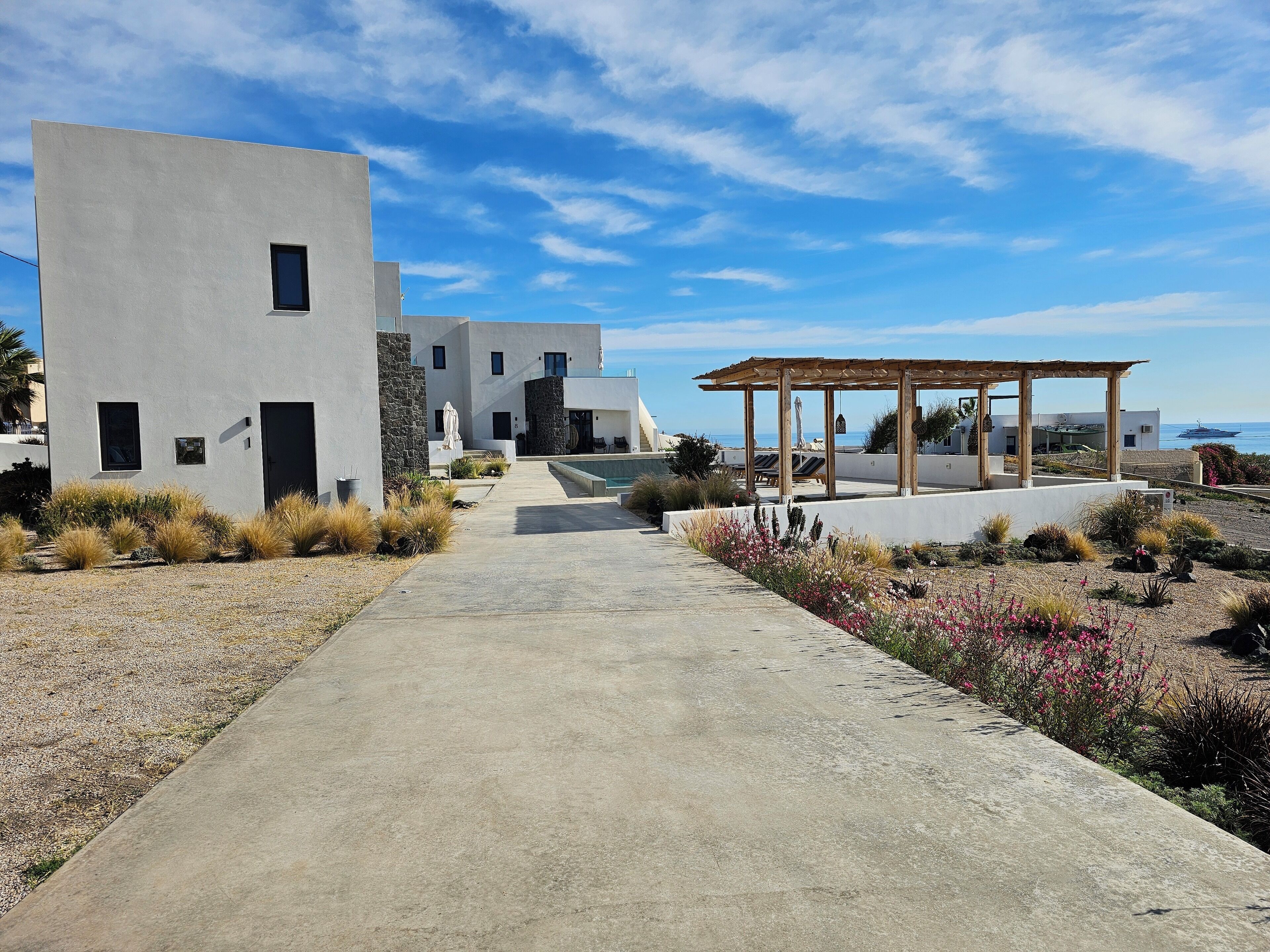 Photo - myLithos Suites