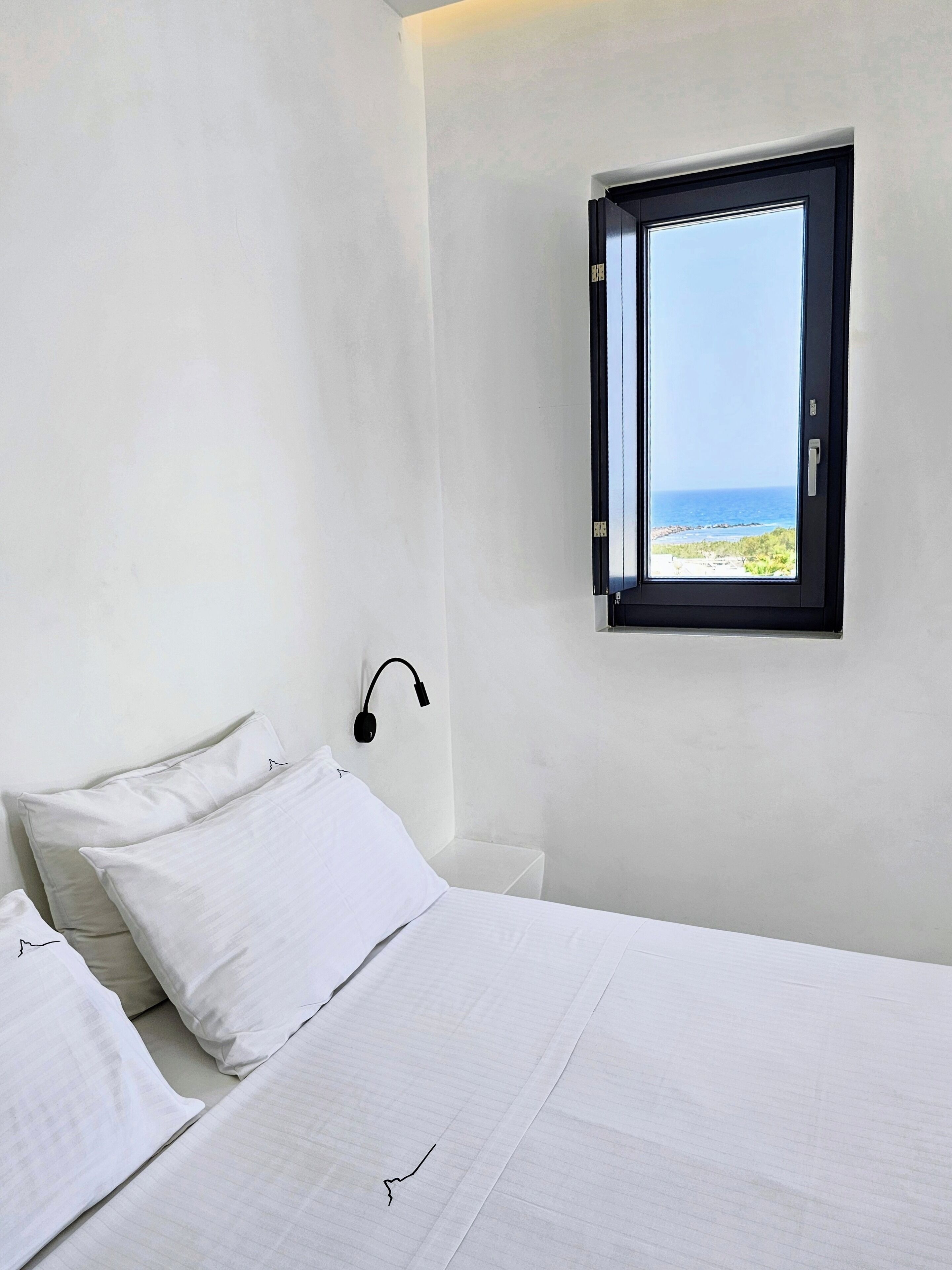 Photo - myLithos Suites