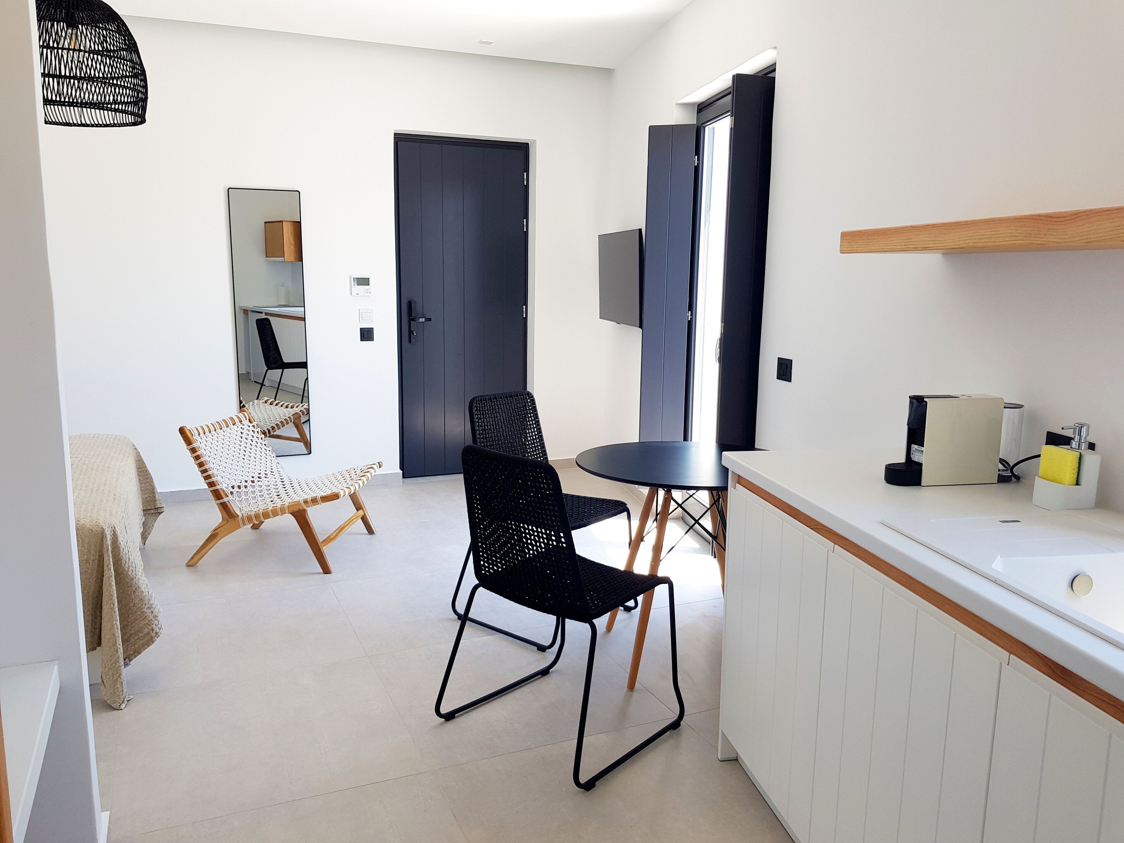 junior studio suite | private kitchen | mini-fridge, microwave, stovetop, espresso maker