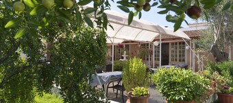 Apartment Dora Pagoi 1 with Mountain View, Shared Garden & Wi-Fi