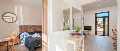 2 makuuhuonetta, silitysrauta/-lauta, ilmainen Wi-Fi, vuodevaatteet