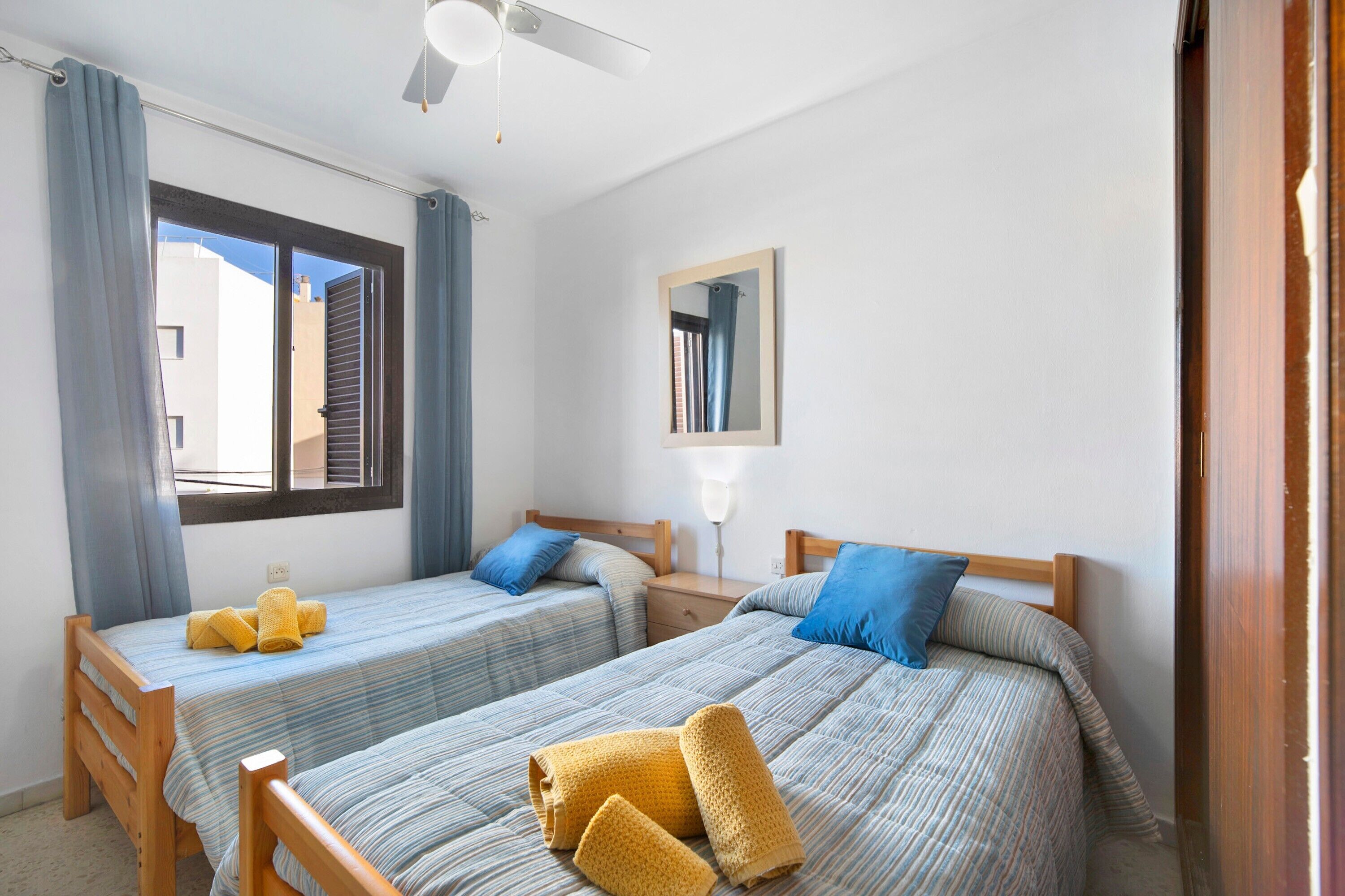 2 bedrooms, bed sheets