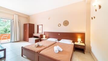 Free WiFi, bed sheets