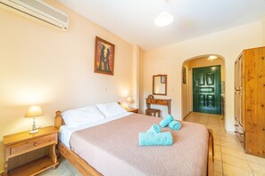 Free WiFi, bed sheets - Studio Apartment 'Arianna Studio 16' with Shared Pool, Balcony & Wi-Fi (Corfu)