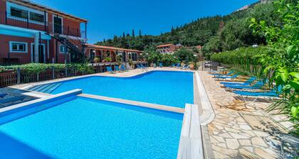 Studio Apartment Arianna Studio 12 with Sea View, Shared Pool & Wi-Fi