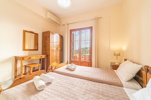 2 bedrooms, free WiFi, bed sheets - Apartment Arianna 11 with Sea View, Shared Pool & Wi-Fi (Corfu)