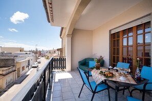 Outdoor dining - Apartment Sole 1 with Terrace, A/C & Wi-Fi (Giurdignano)