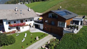 Exterior - Apartment Ladinser Hof Sternenhimmel with Mountain View & Private Terrace (Kastelruth)