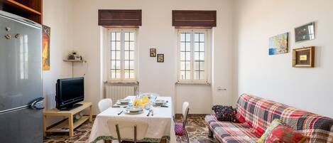 Télévision, cheminée