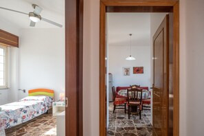 2 bedrooms, iron/ironing board, bed sheets