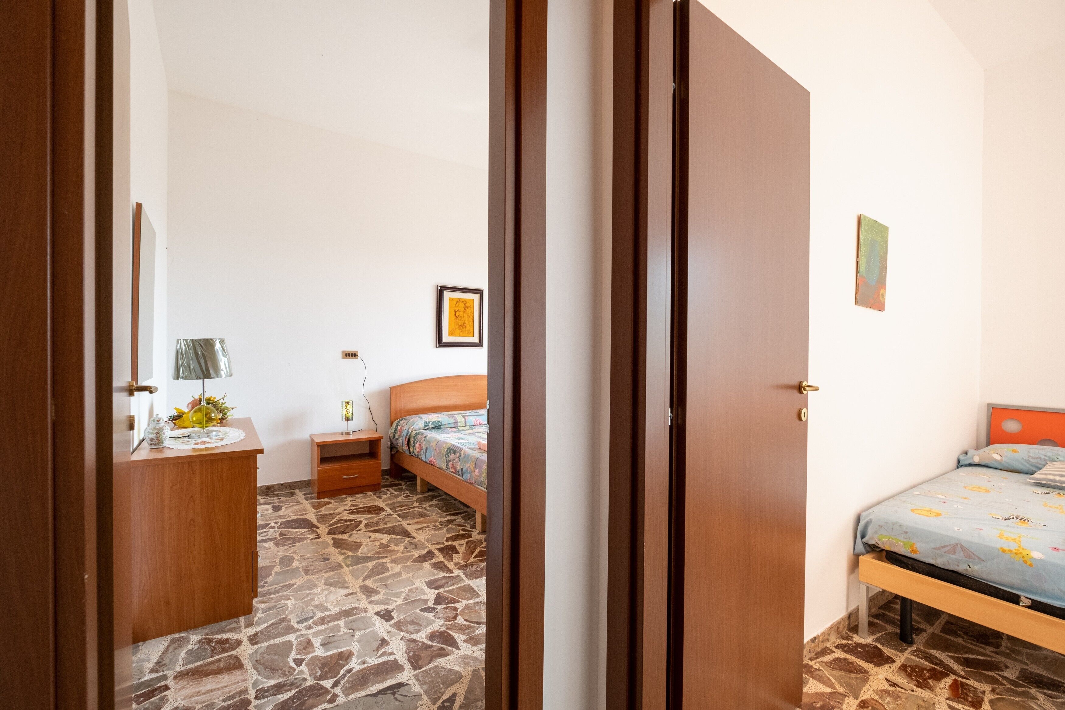 2 Schlafzimmer, Bügeleisen/Bügelbrett, Bettwäsche