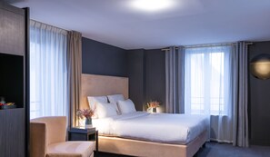 Kamer (Chambre Plume) | Een bureau, verduisterende gordijnen, geluiddichte muren, gratis wifi