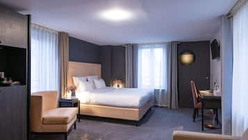 Room (Chambre Plume) | Desk, blackout drapes, soundproofing, free WiFi