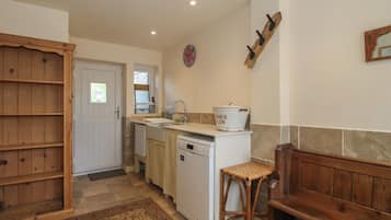 Cottage | Interior