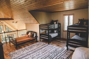 2 Schlafzimmer, Reisekinderbett, kostenloses WLAN, Bettwäsche
