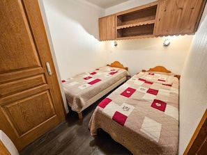 Room - 10m from ski slopes, Ground floor, view mountain, balcony, tv, ski locker, 40m², Les Menuires (Les Menuires)