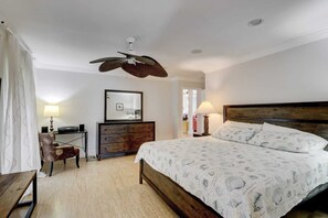 3 bedrooms, desk, iron/ironing board, WiFi
