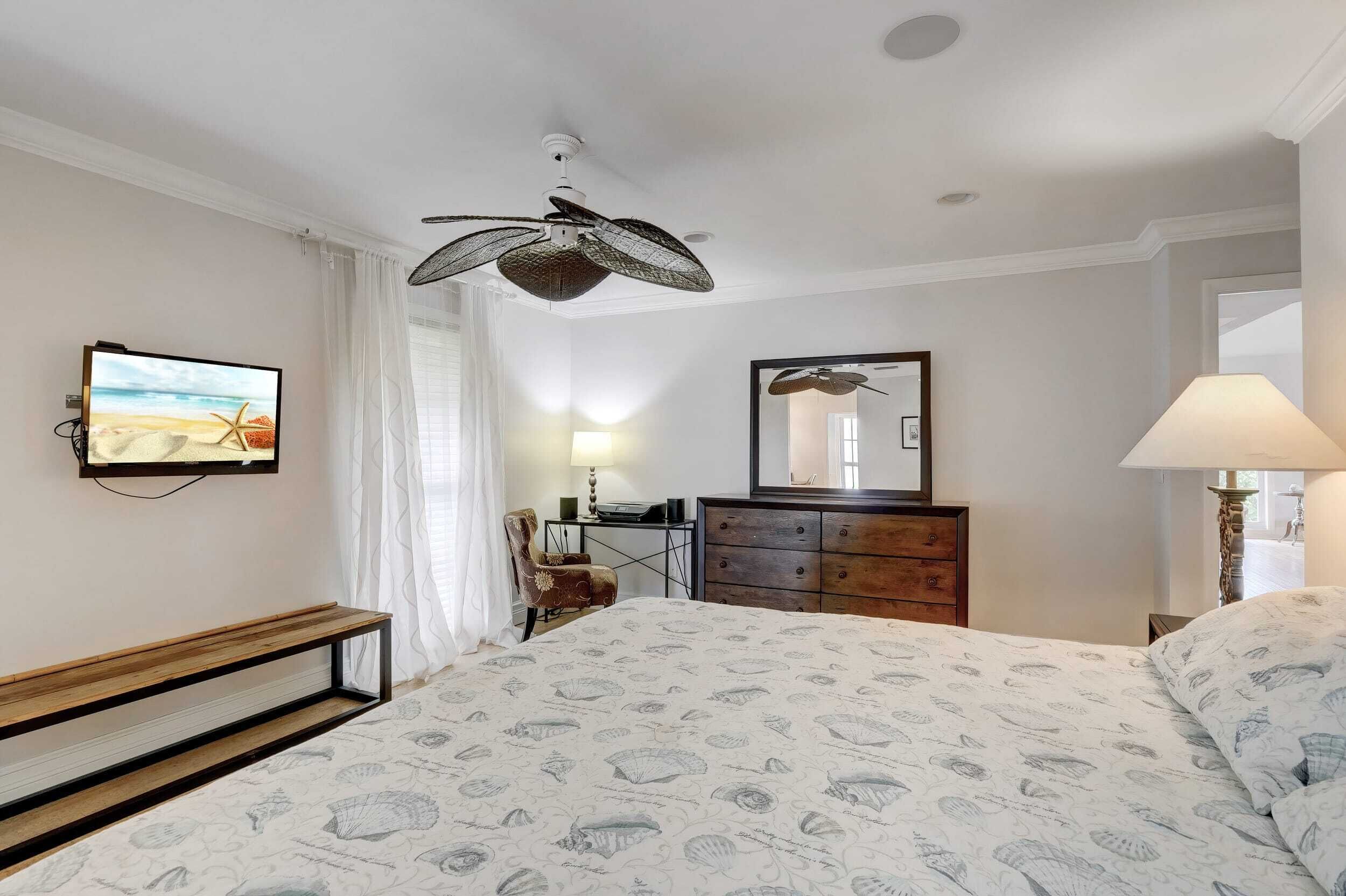 3 habitaciones, escritorio, tabla de planchar con plancha y wifi 
