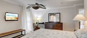 Bonita Beach Escape – Walk to Sand & Sun!