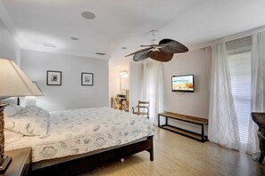 3 bedrooms, desk, iron/ironing board, WiFi