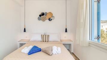 1 bedroom, travel cot, WiFi, bed sheets