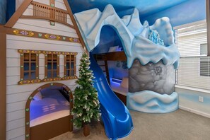 Children’s area - Glam Villa w/ Casino RM, Arcade, Theater, Mini World Theme BR & Gym - Near Parks (Davenport)