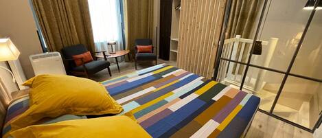 2 bedrooms, iron/ironing board, free WiFi, bed sheets