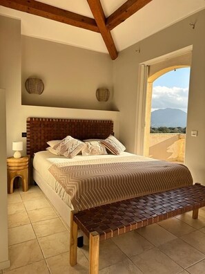 5 soverom, strykejern/-brett, reiseseng for barn og wi-fi (inkludert)