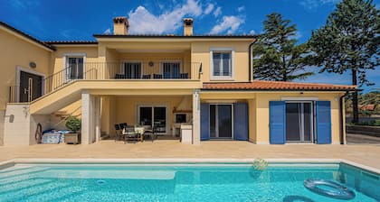 Villa Vera in LiĆŸnjan - Haus fĂŒr 8 Personen