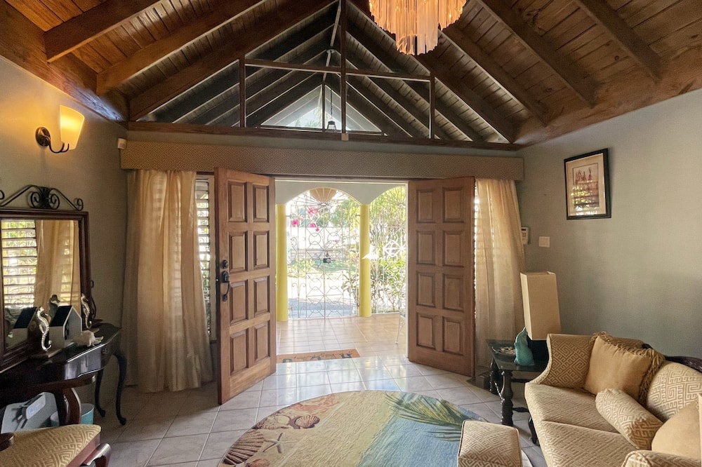 Yancey Largo Villa Perfect Jamaica Ironshore Getaway w Private Pool and Onsite Staff Services by RedAwning