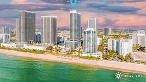 Beach nearby - Insane Ocean View Balcony| Beachfront Resort+ Gym (Hollywood)
