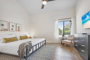 2 Schlafzimmer, Schreibtisch, Bügeleisen/Bügelbrett, Reisekinderbett