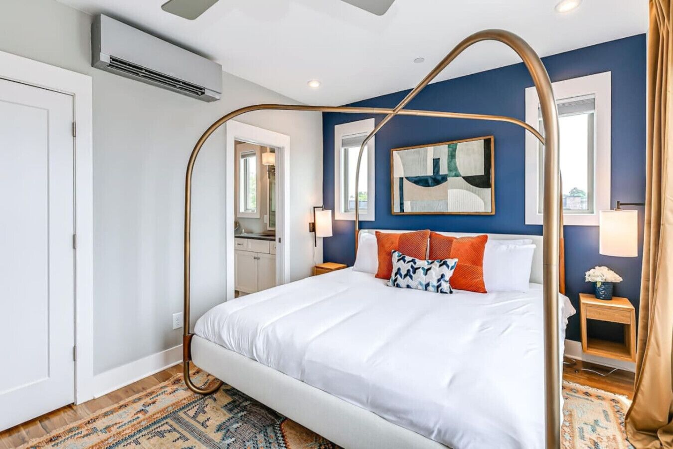 4 slaapkamers, een strijkplank/strijkijzer, reisbedje, wifi