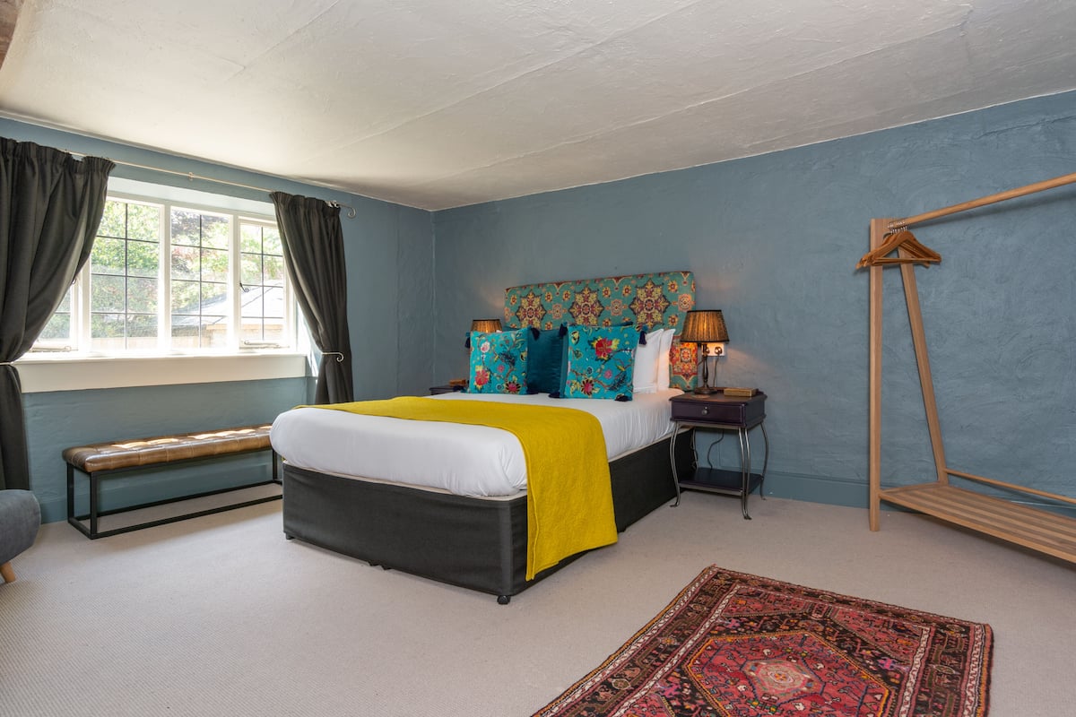 1 bedroom, desk, free WiFi, bed sheets
