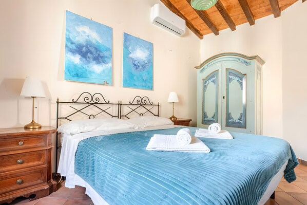 3 sovrum, skrivbord, strykjärn/strykbräda och gratis wi-fi