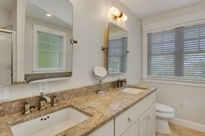 Combined shower/tub