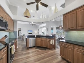 Fridge, microwave, stovetop, dishwasher