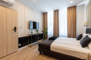 Cuna de viaje, wifi gratis, ropa de cama