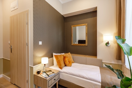 Cuna de viaje, wifi gratis y ropa de cama