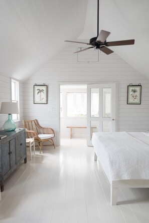 5 bedrooms, WiFi, bed sheets