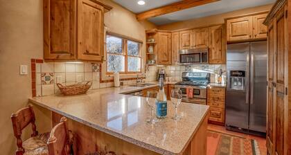 Casita Del Norte ~ Private Adobe Home ~ Plaza/Museums/5-Star Dining/Pickle Ball