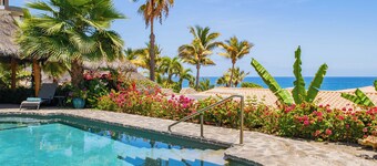 Casa Jazmin: Ocean View and short walk to the beach. Promotions available.