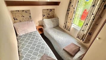 2 dormitorios, tabla de planchar con plancha, wifi y ropa de cama