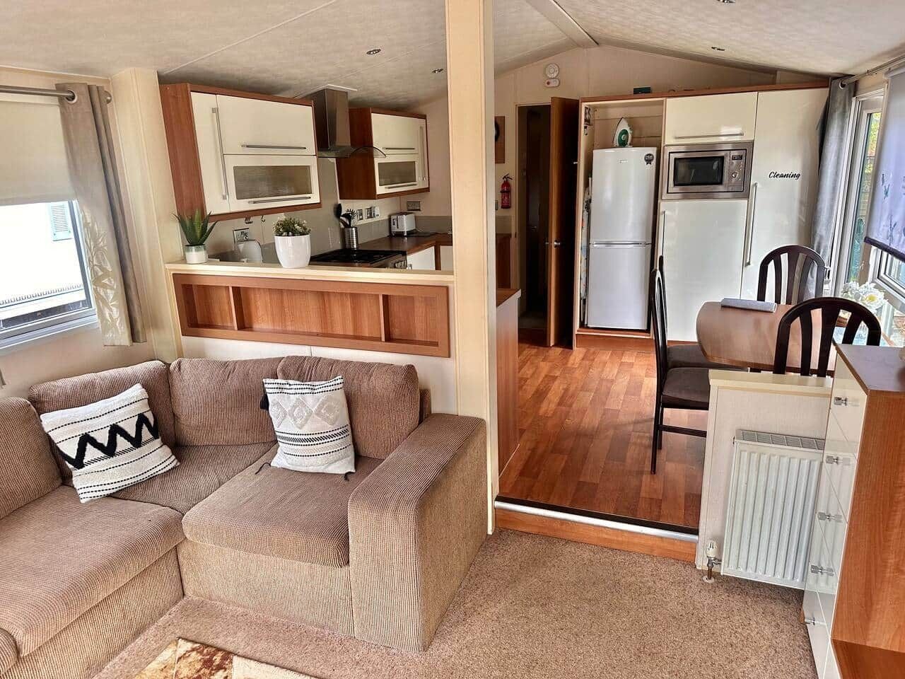 Una Smart TV, una chimenea