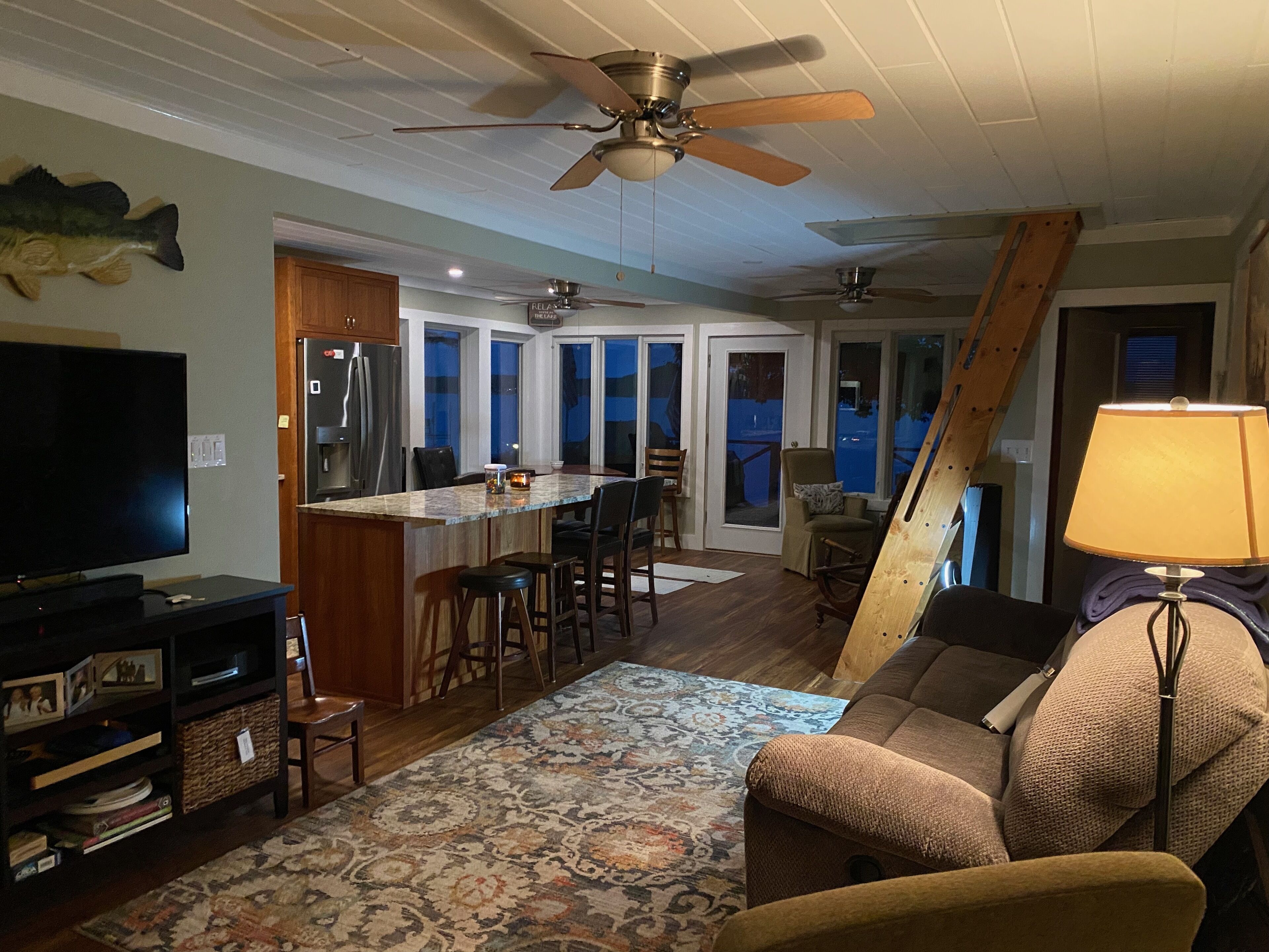 Smart TV, DVD player, stereo, computer monitors