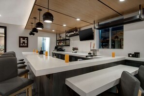 Bar (en el alojamiento)