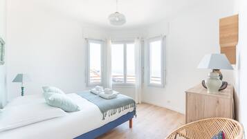 2 chambres, fer et planche Ă repasser, Wi-Fi gratuit, draps fournis