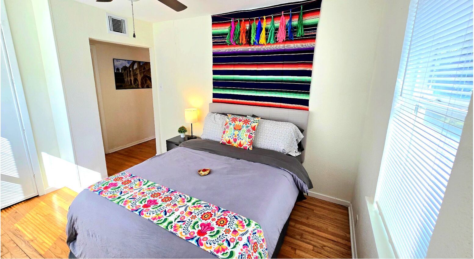 4 habitaciones, tabla de planchar con plancha y wifi gratis 