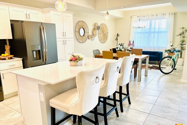 Dining - BRANDNEW 2BR- BestLakeView STOREYLAKE - NEARDISNEY (Kissimmee)